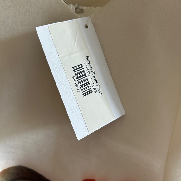 Beautiful floral dress - Picture 3 of 11